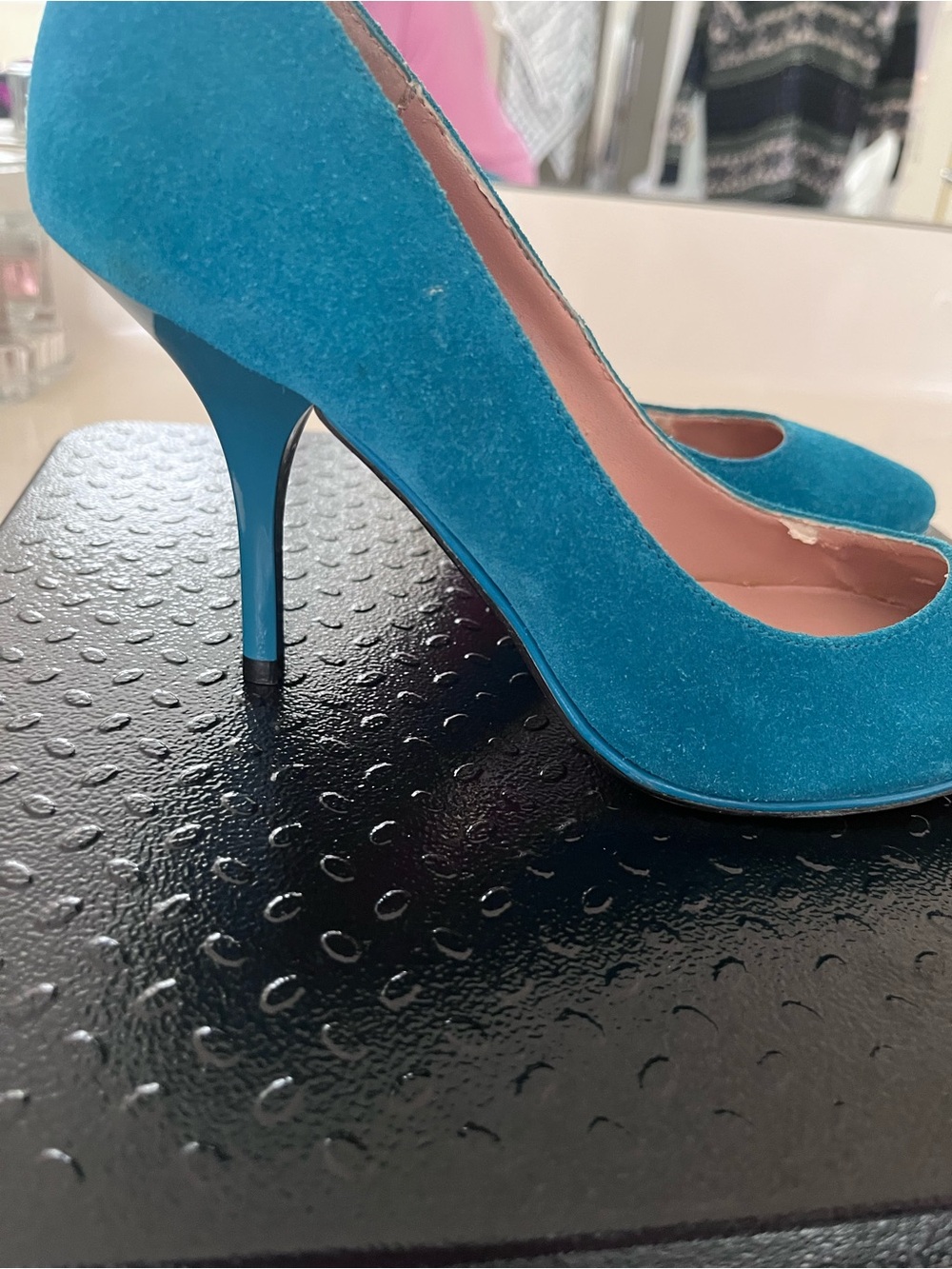 Betsey Johnson Teal Suede Pointed-Toe Pumps Sz 7.5 - Picture 2 of 9
